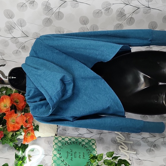 Gymshark Open Split Back Hoodie - Picture 7 of 9